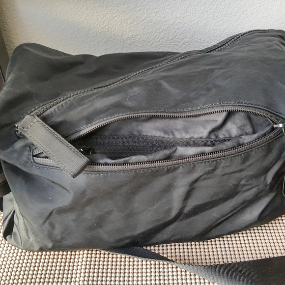 lululemon fixed strap sling bag